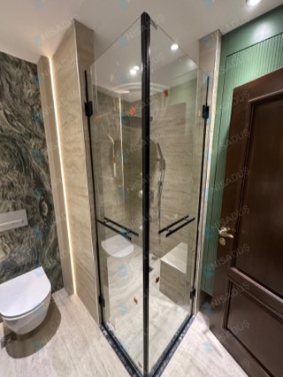 Florya Park Sitesi'nde profilsiz menteşeli duşakabin uygulaması, Mersin