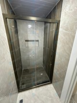 Bronz profilli dar niş duşakabin, duvarda niş raf