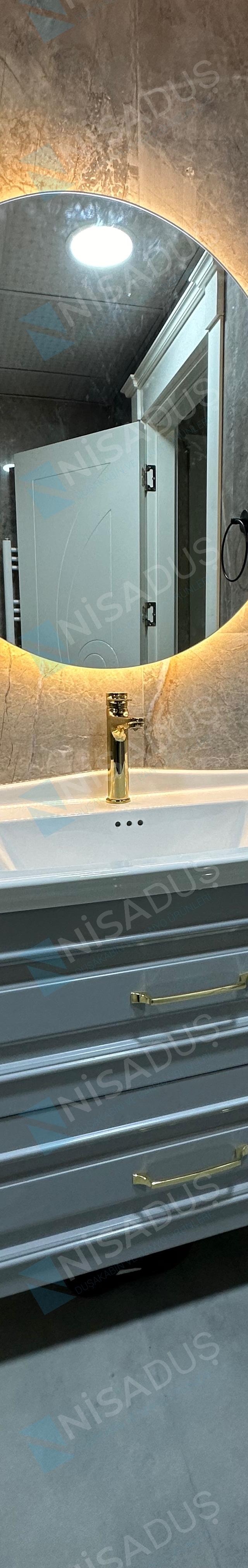 Arya Plaza banyo çalışması, banyo dolabı ve aynalı aydınlatma, Mersin